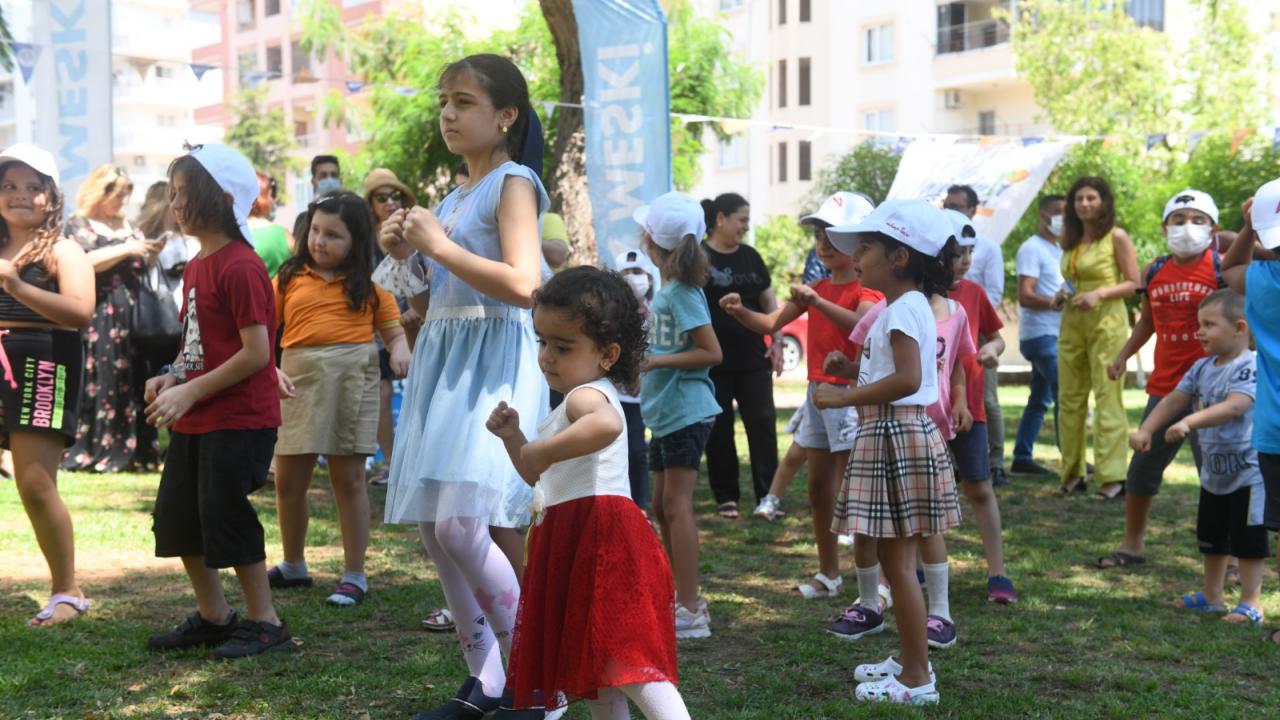 Yenişehir Belediyesi çocukların karne mutluluğuna ortak oldu