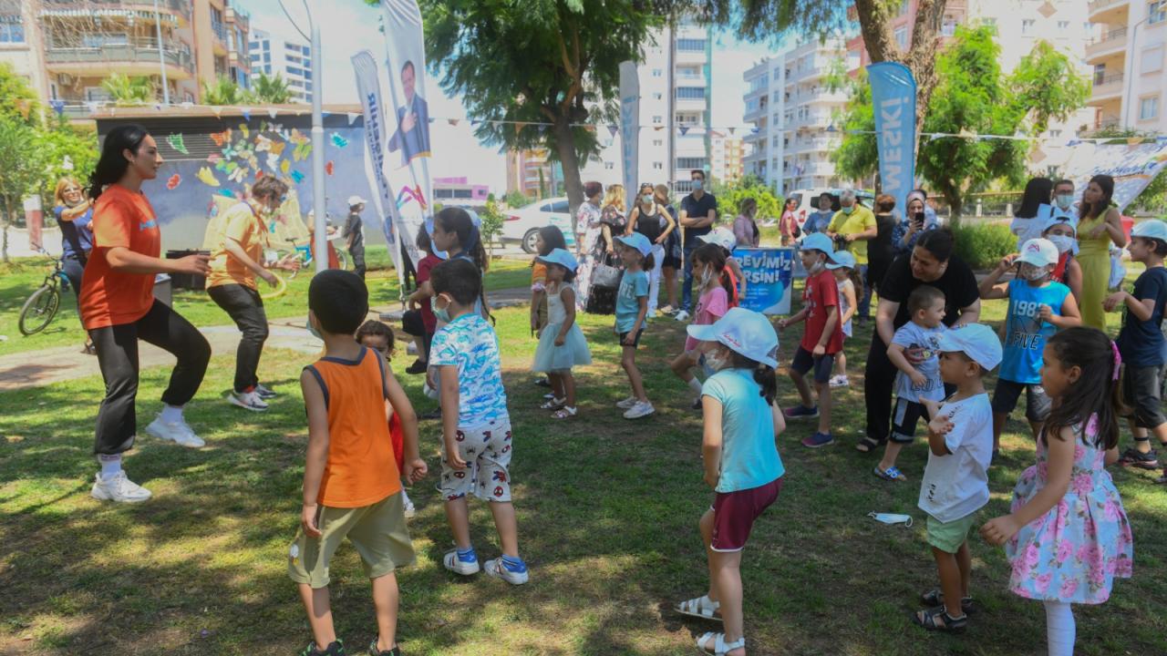 Yenişehir Belediyesi çocukların karne mutluluğuna ortak oldu