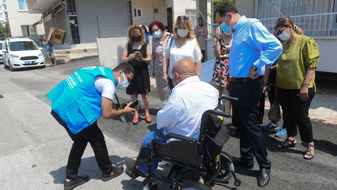 Yenişehir Belediyesinden engelli bireylere akülü sandalye