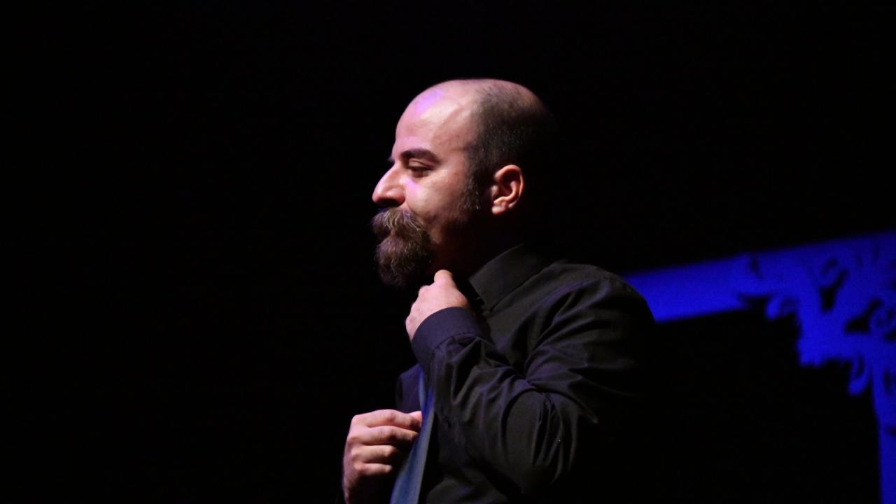 Aynamdaki Gölgeler sağlık çalışanları için sahnelendi