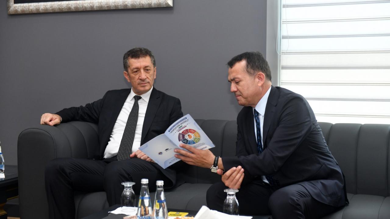 Başkan Özyiğit, Bakan Ziya Selçuk’a Erken Çocukluk Eğitimi Projesi’ni anlattı