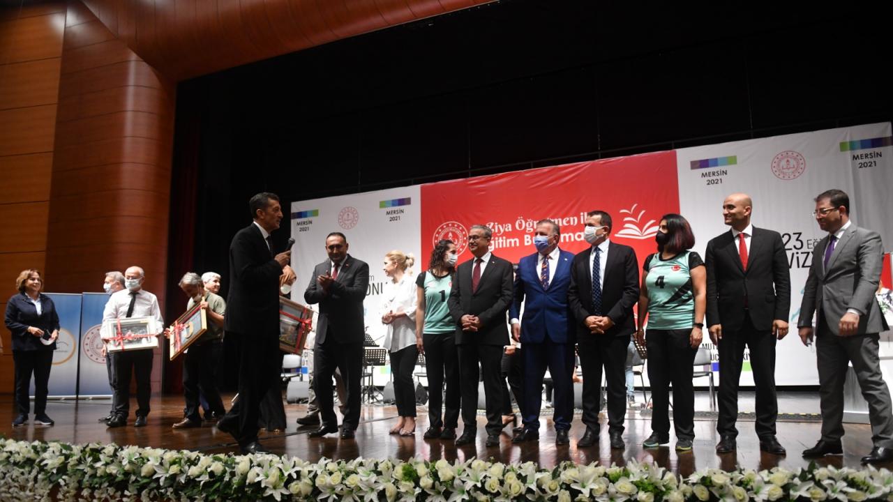 Başkan Özyiğit, Bakan Ziya Selçuk’a Erken Çocukluk Eğitimi Projesi’ni anlattı