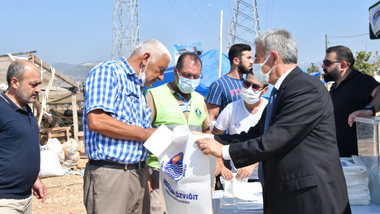 Yenişehir Belediyesi, mobil kesim alanında poşet dağıttı