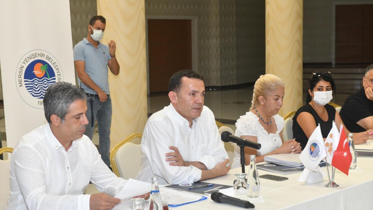 Başkan Özyiğit, muhtarlarla bir araya gelmeye devam ediyor