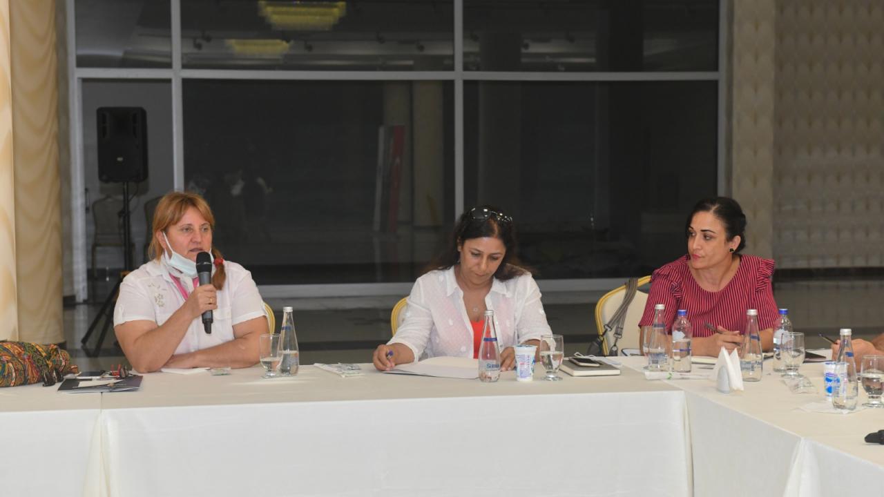 Başkan Özyiğit, muhtarlarla bir araya gelmeye devam ediyor