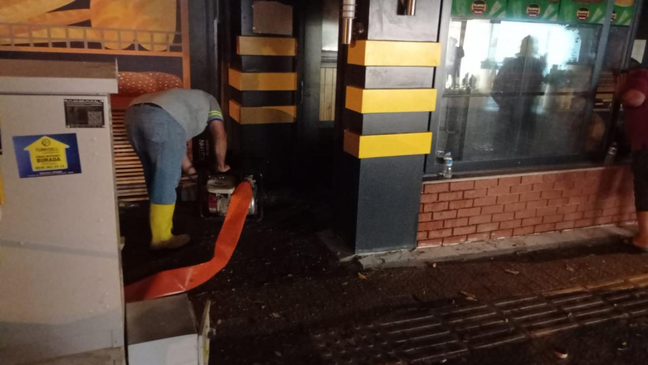 Yenişehir Belediyesi hasar tespit çalışması yapıyor