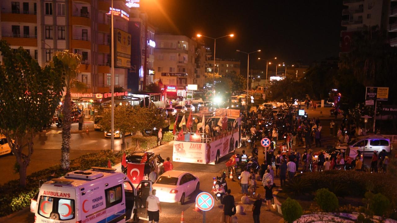 Yenişehir Belediyesinden Zafer Bayramı korteji