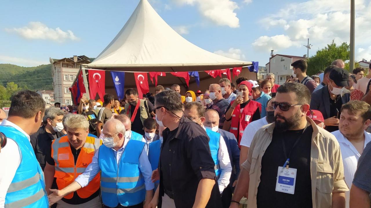 Yenişehir Belediyesinin yardım malzemeleri sel bölgesine ulaştı 