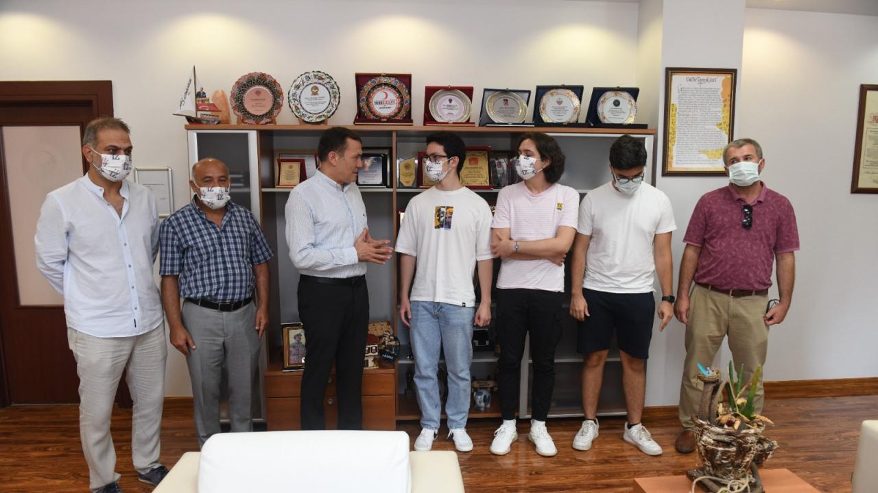 Başkan Özyiğit, Yenişehir’in gururu gençleri ağırladı  