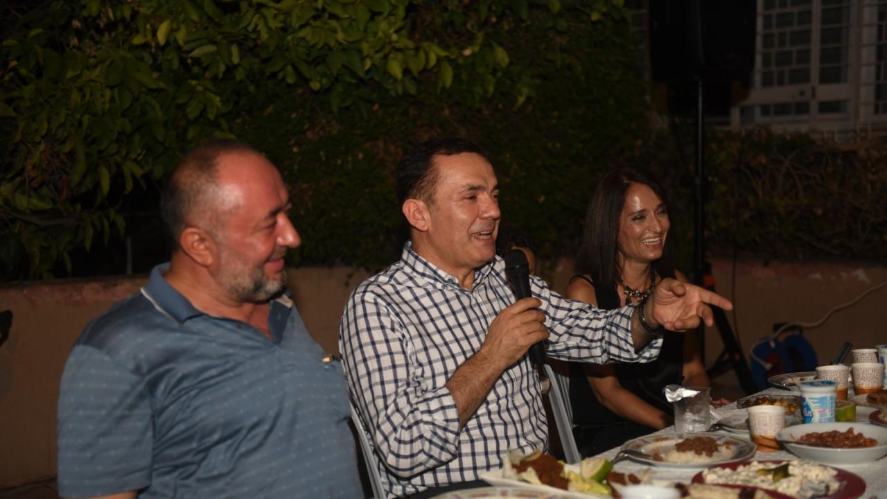 Başkan Özyiğit, mahalle sakinlerinin dayanışma yemeğine katıldı
