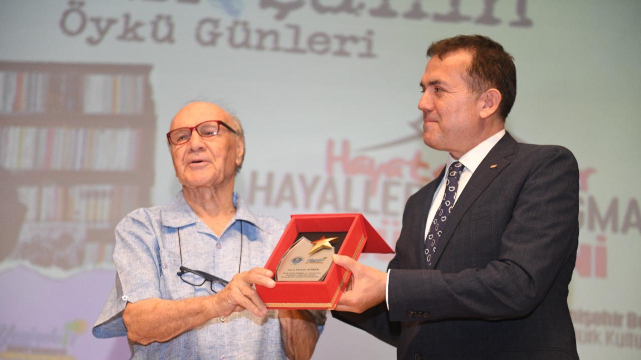 Yenişehir Belediyesi usta yazarı, genç yazarlarla buluşturdu