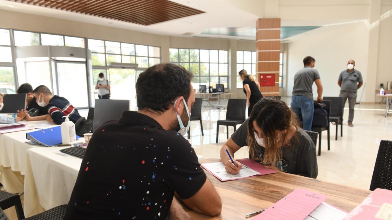 Yenişehir Belediyesi 400 üniversitelinin daha barınma sorununu ortadan kaldırdı