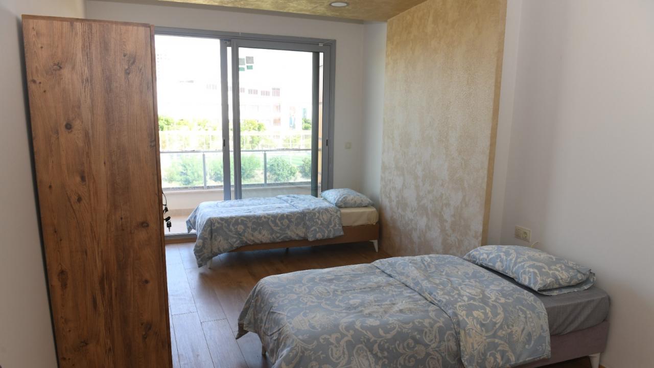 Yenişehir Belediyesi 400 üniversitelinin daha barınma sorununu ortadan kaldırdı