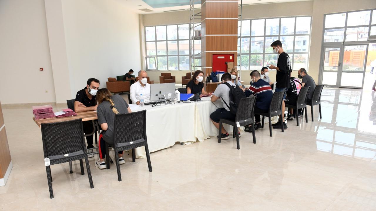 Yenişehir Belediyesi 400 üniversitelinin daha barınma sorununu ortadan kaldırdı