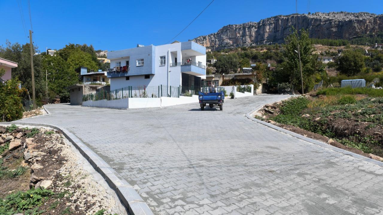 Yenişehir Belediyesi kırsal mahallelerin yol sorununu çözüyor