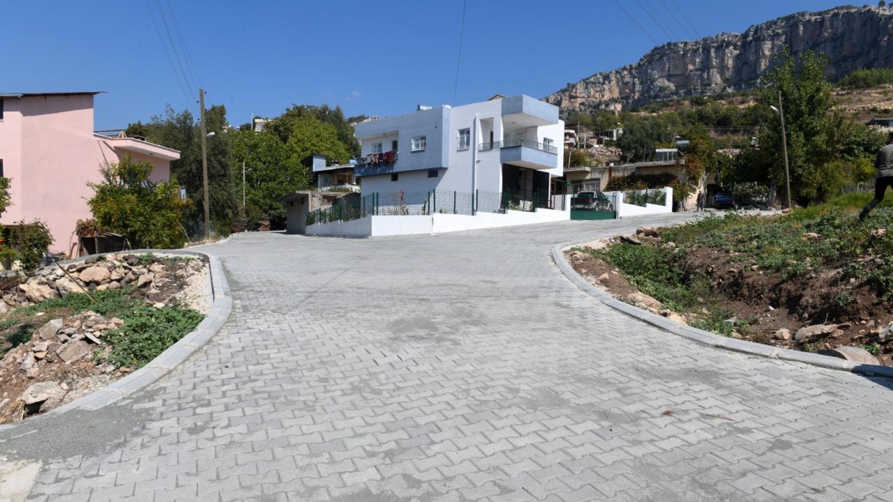Yenişehir Belediyesi kırsal mahallelerin yol sorununu çözüyor