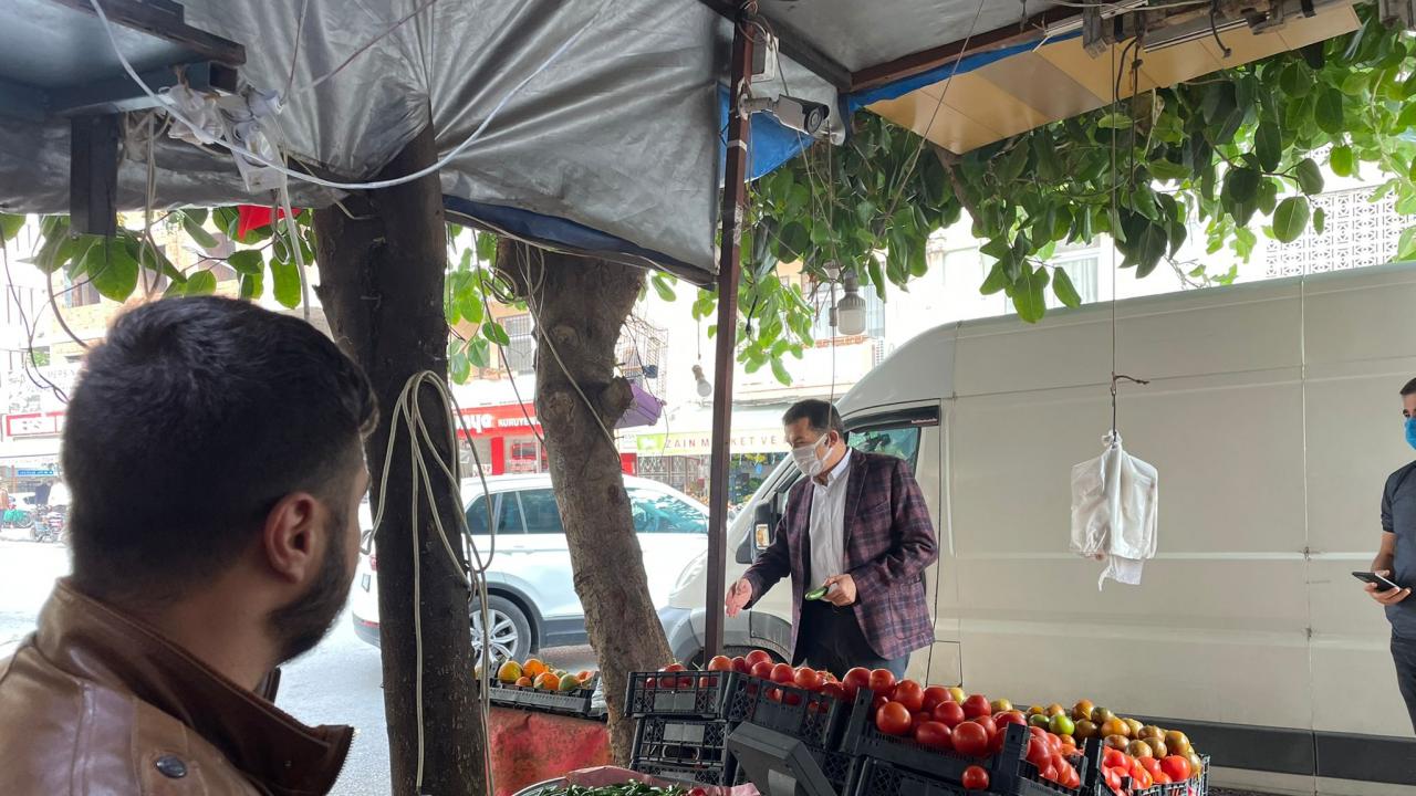 Başkan Özyiğit, Bahçelievler Mahallesi esnafını ziyaret etti