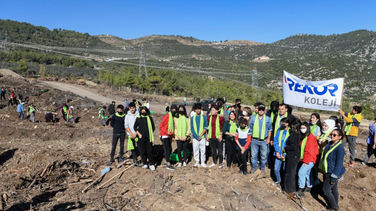 Yenişehir Emirler Mahallesi’nde 22 bin fidan toprakla buluştu