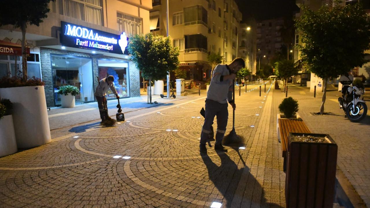 Yenişehir’de temizlik mesaisi gün doğmadan başlıyor