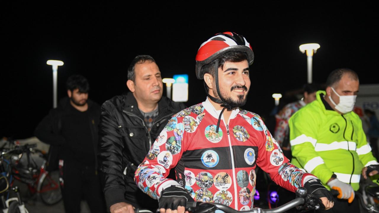 Engellere karşı pedal çevirdiler