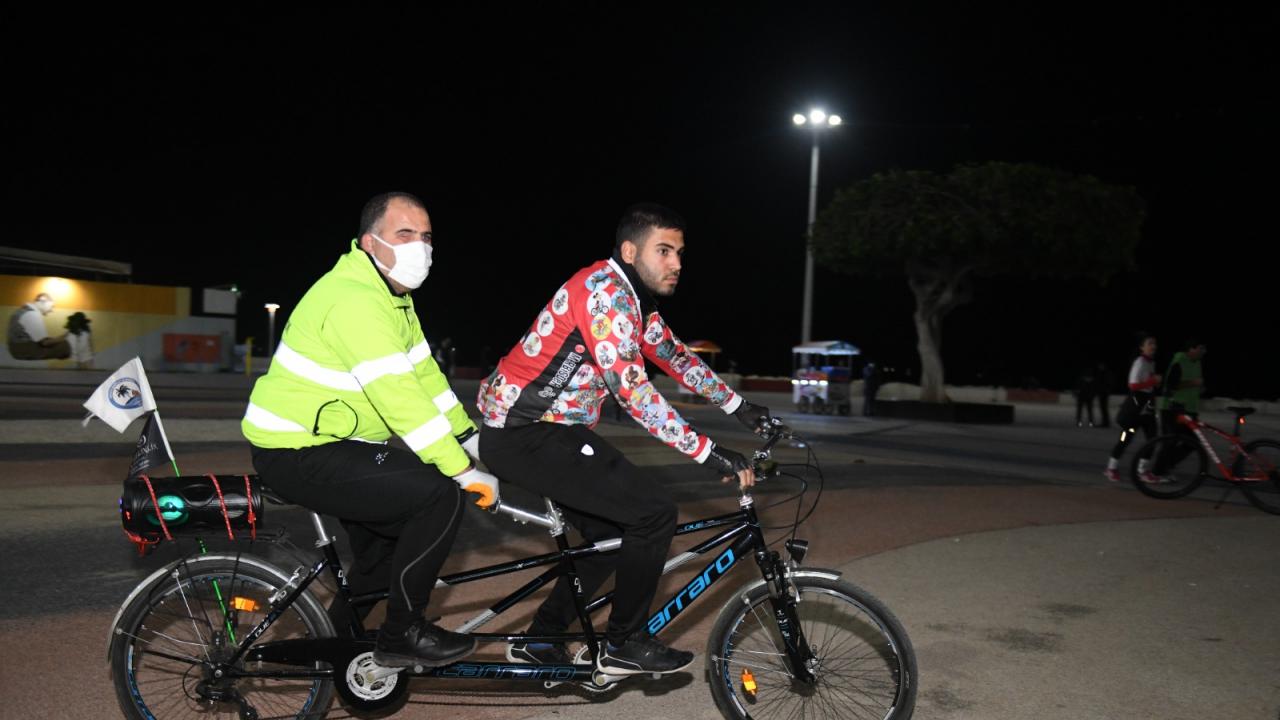 Engellere karşı pedal çevirdiler