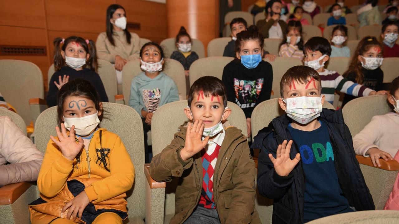 Minik çevreciler tiyatro oyununda buluştu