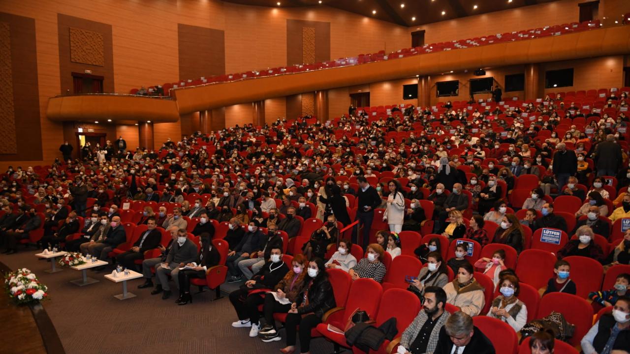 Yenişehir Belediyesinin kurtuluş günü programına yoğun ilgi