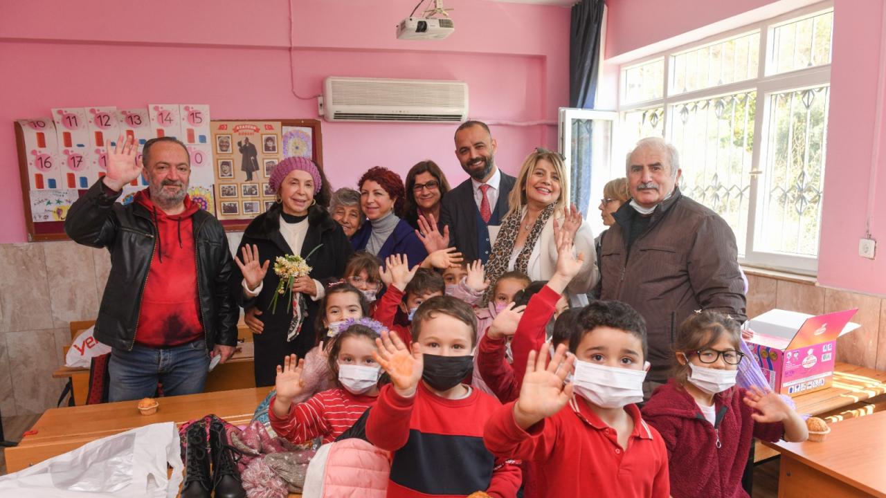 Başkan Abdullah Özyiğit’ten çocuklara kışlık hediye