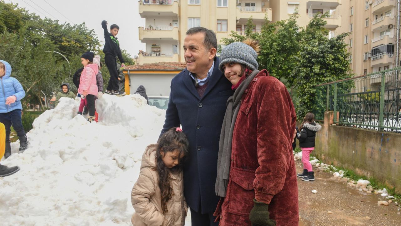 Yenişehir Belediyesi çocuklara kar sevinci yaşattı 