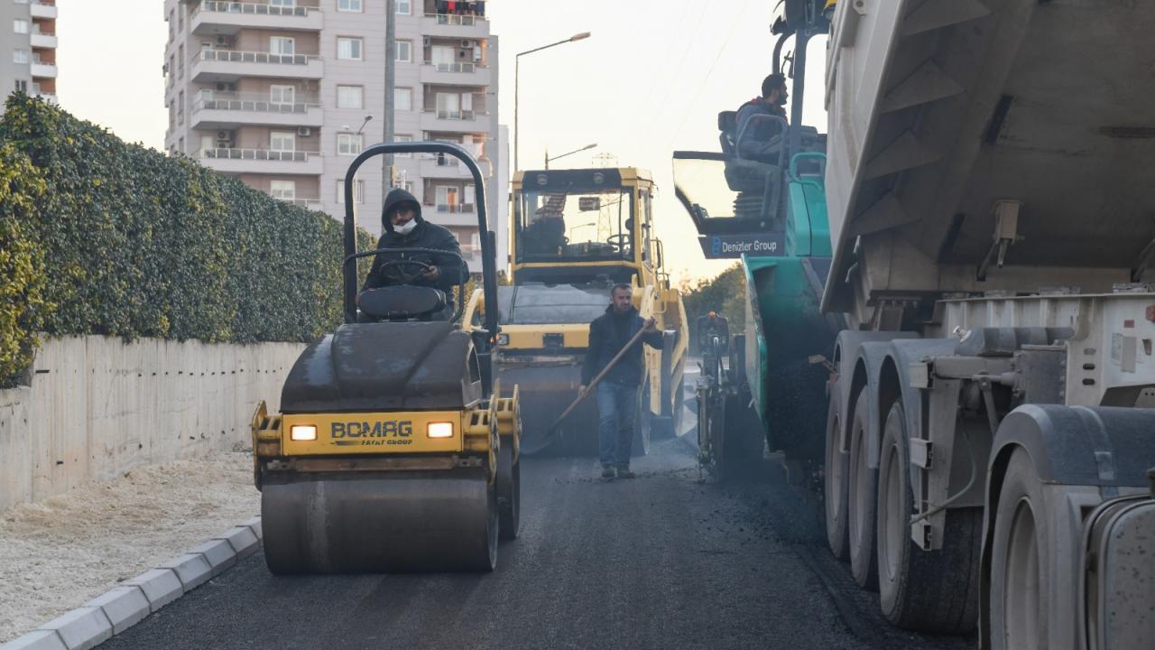 Başkan Özyiğit “Yıl sonuna kadar 25 bin ton asfalt serimi yapacağız” 