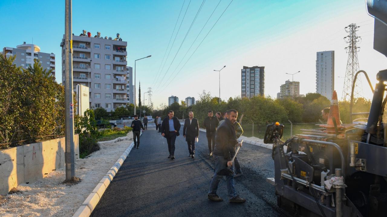 Başkan Özyiğit “Yıl sonuna kadar 25 bin ton asfalt serimi yapacağız” 
