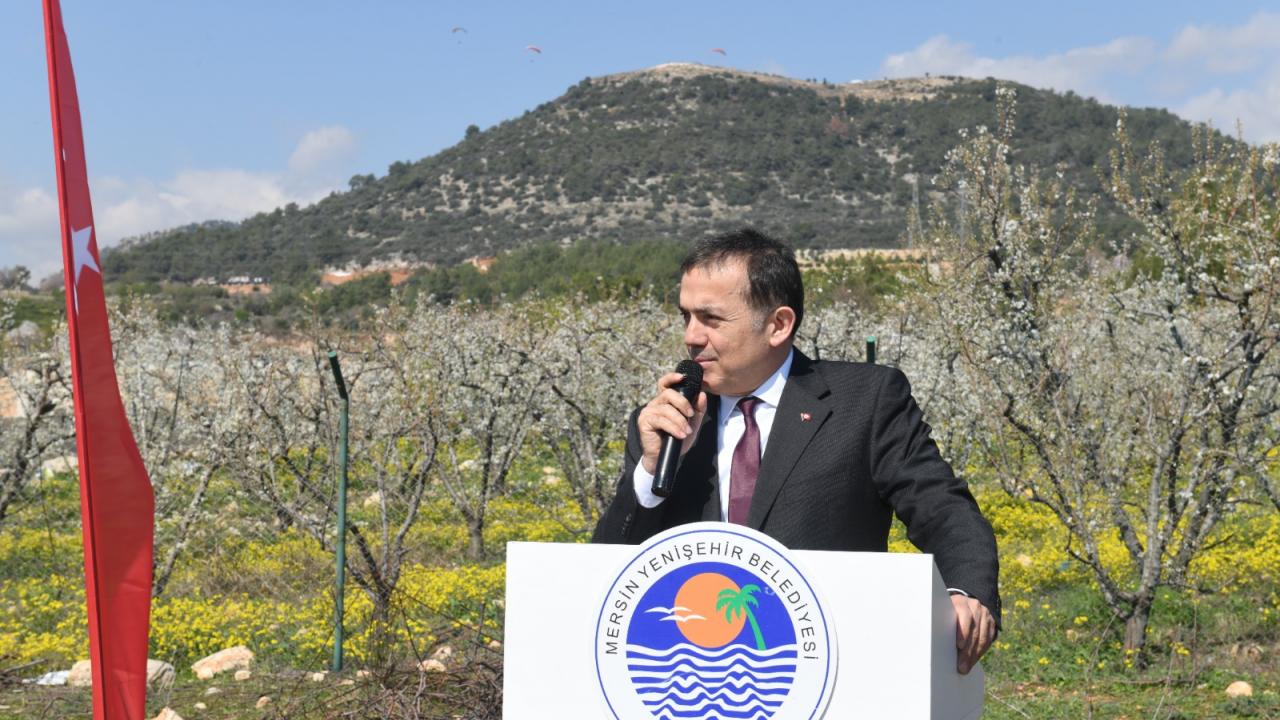 Başkan Özyiğit, “İstanbul’da Pierre Loti varsa Yenişehir’de de Gelincik Tepesi var”