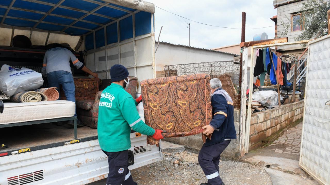 Yenişehir Belediyesi “Dayanışma Köprüsü” ile vatandaşların yanında