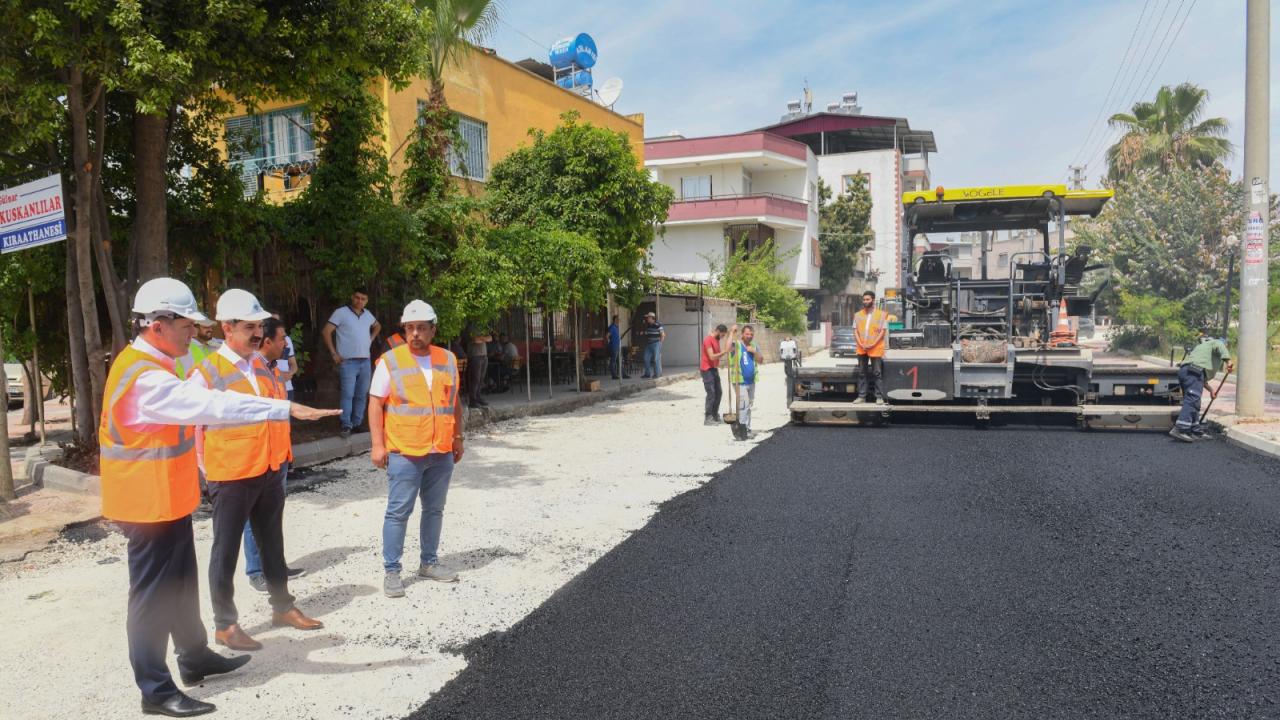 Başkan Abdullah Özyiğit yol yenileme çalışmalarını yerinde inceledi