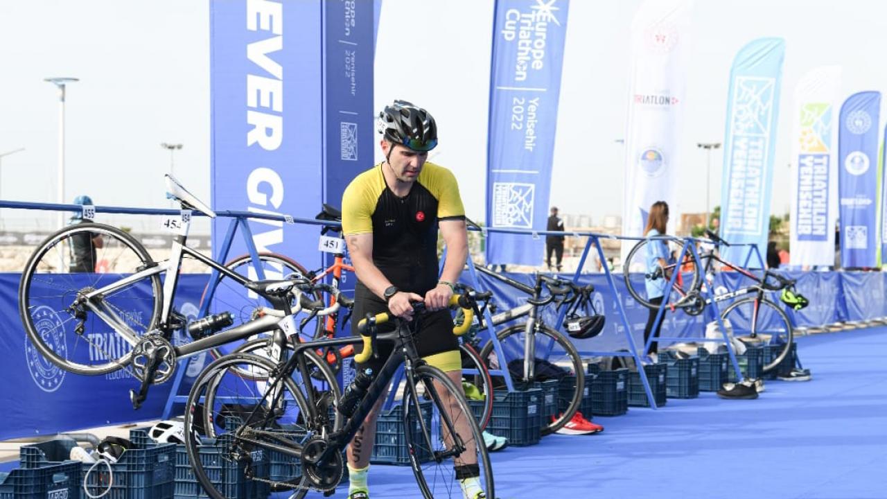 Yenişehir Avrupa Triatlon Kupası’nda ilk yarışlar başladı