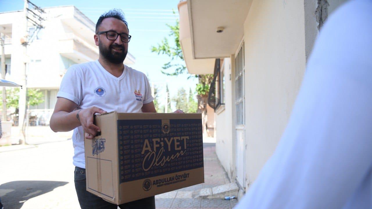 Yenişehir Belediyesinin gıda kolisi yardımı devam ediyor