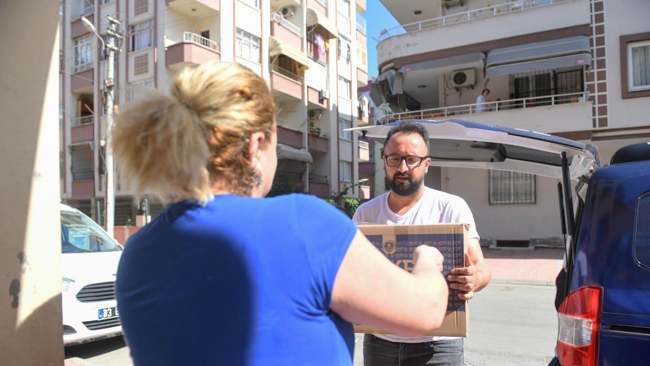 Yenişehir Belediyesinin gıda kolisi yardımı devam ediyor