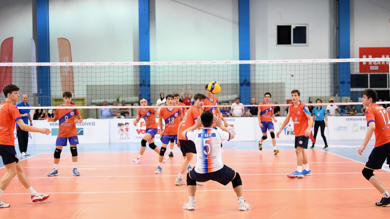 Festival Voleybol heyecanı devam ediyor 