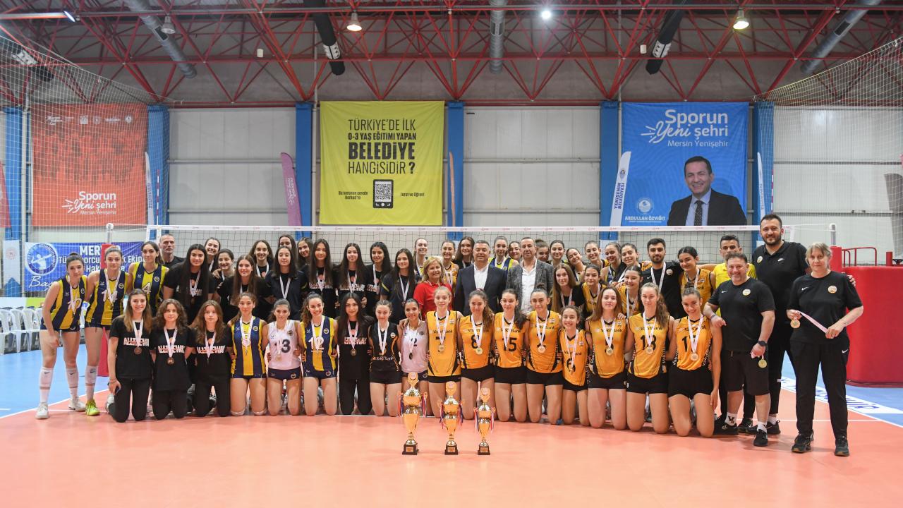 Festival Voleybol yıldızlar kategorisi şampiyonları belli oldu