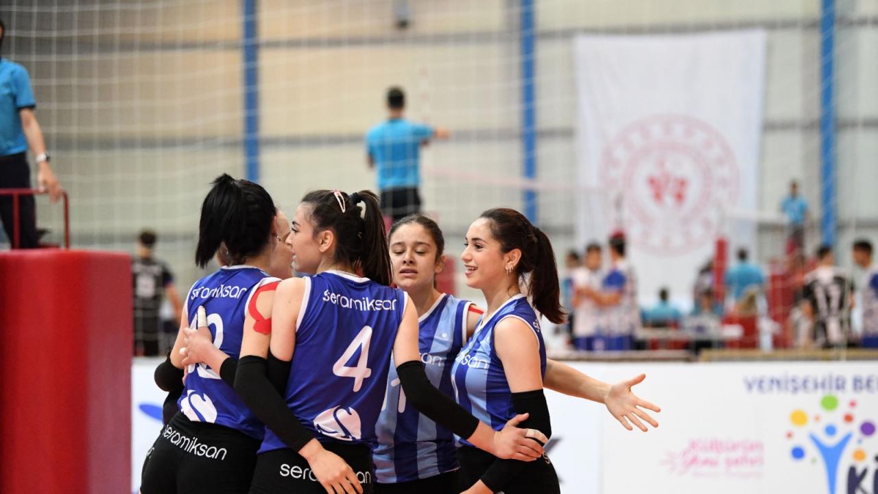 Voleybol Festivali Yenişehir’de başladı