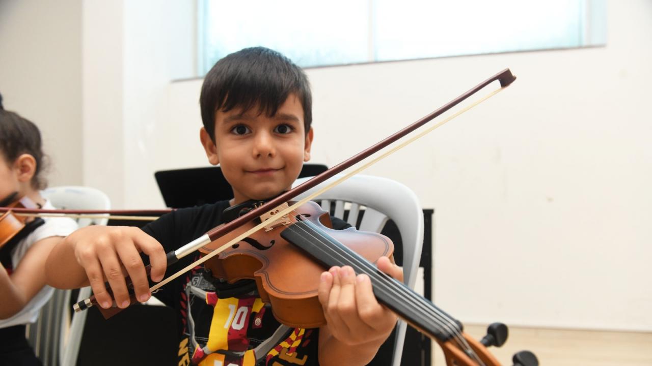 Yenişehir Belediyesi yaz okulu sanat kursları başladı