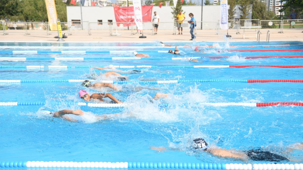 Aquatlon yarışlarında 86 sporcunun 36’sı Yenişehir Belediyesi adına yarıştı