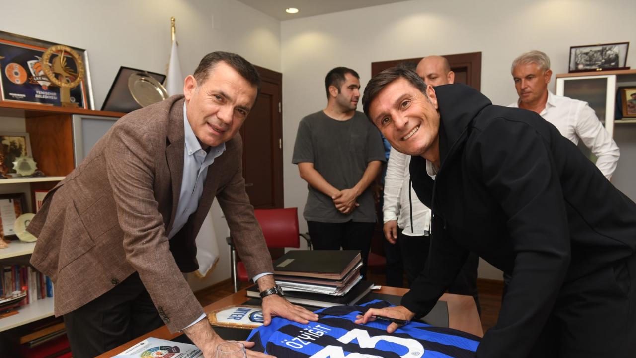 Başkan Abdullah Özyiğit, Javier Zanetti’yi ağırladı