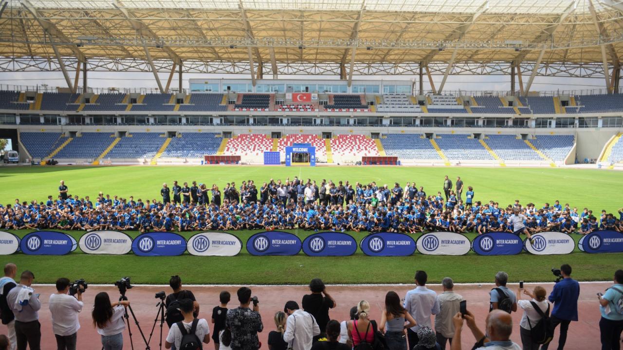 Yenişehir Belediyesi,  Javier Zanetti’yi çocuklarla buluşturdu