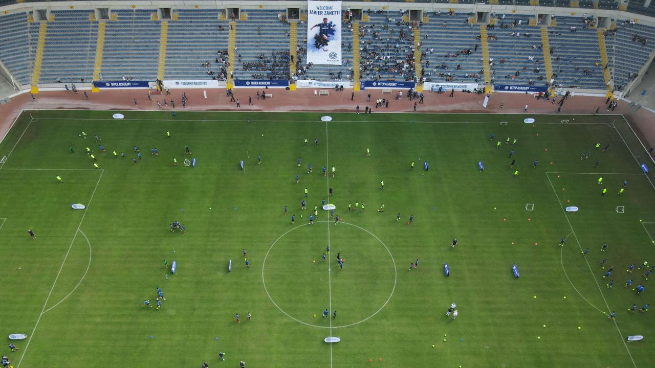 Yenişehir Belediyesi,  Javier Zanetti’yi çocuklarla buluşturdu