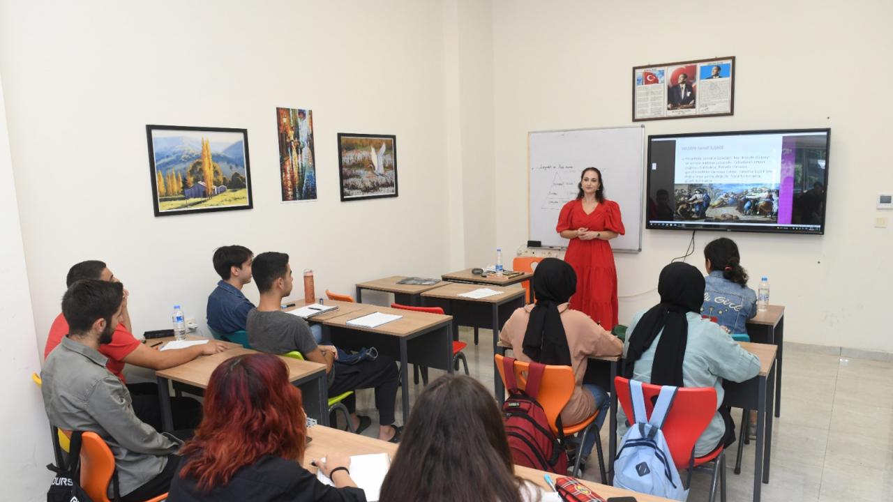 Yenişehir Belediyesinin ücretsiz YKS kursu başladı