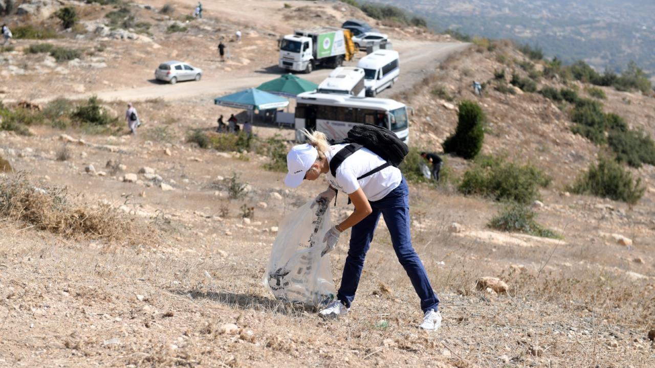 Yenişehir Gelincik Tepesi’nde temizlik hareketi