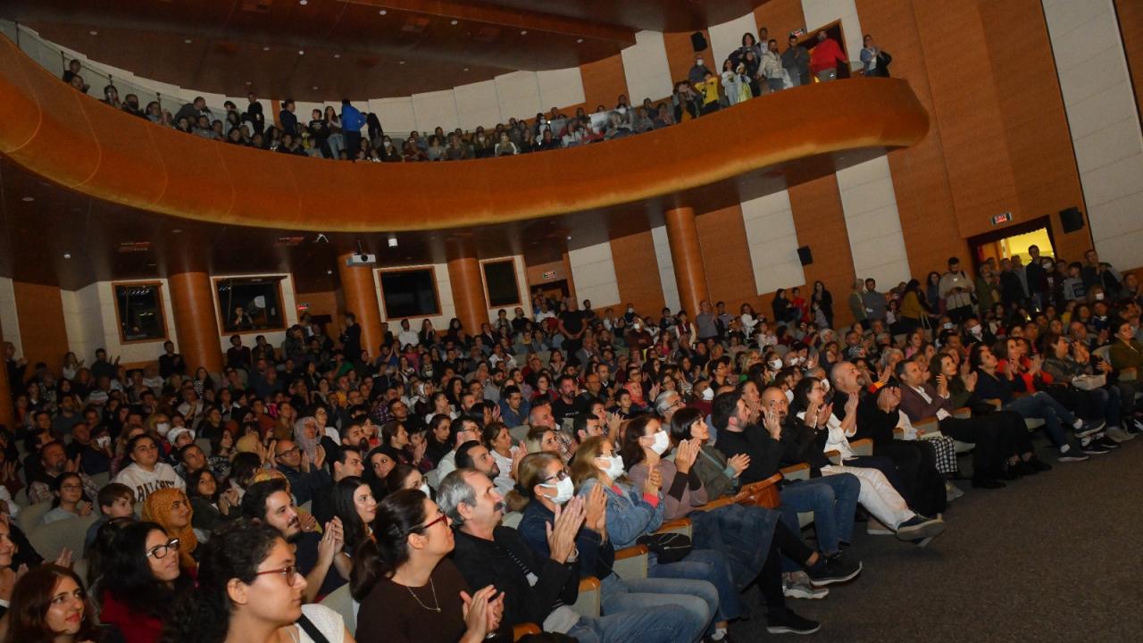 2.Yenişehir Komedi Oyunları Festivali başladı