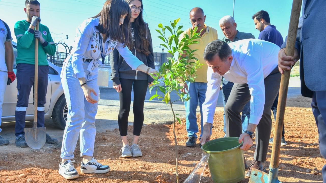 Başkan Özyiğit, “Yenişehir’de yeşil alan sayısını arttırdık”