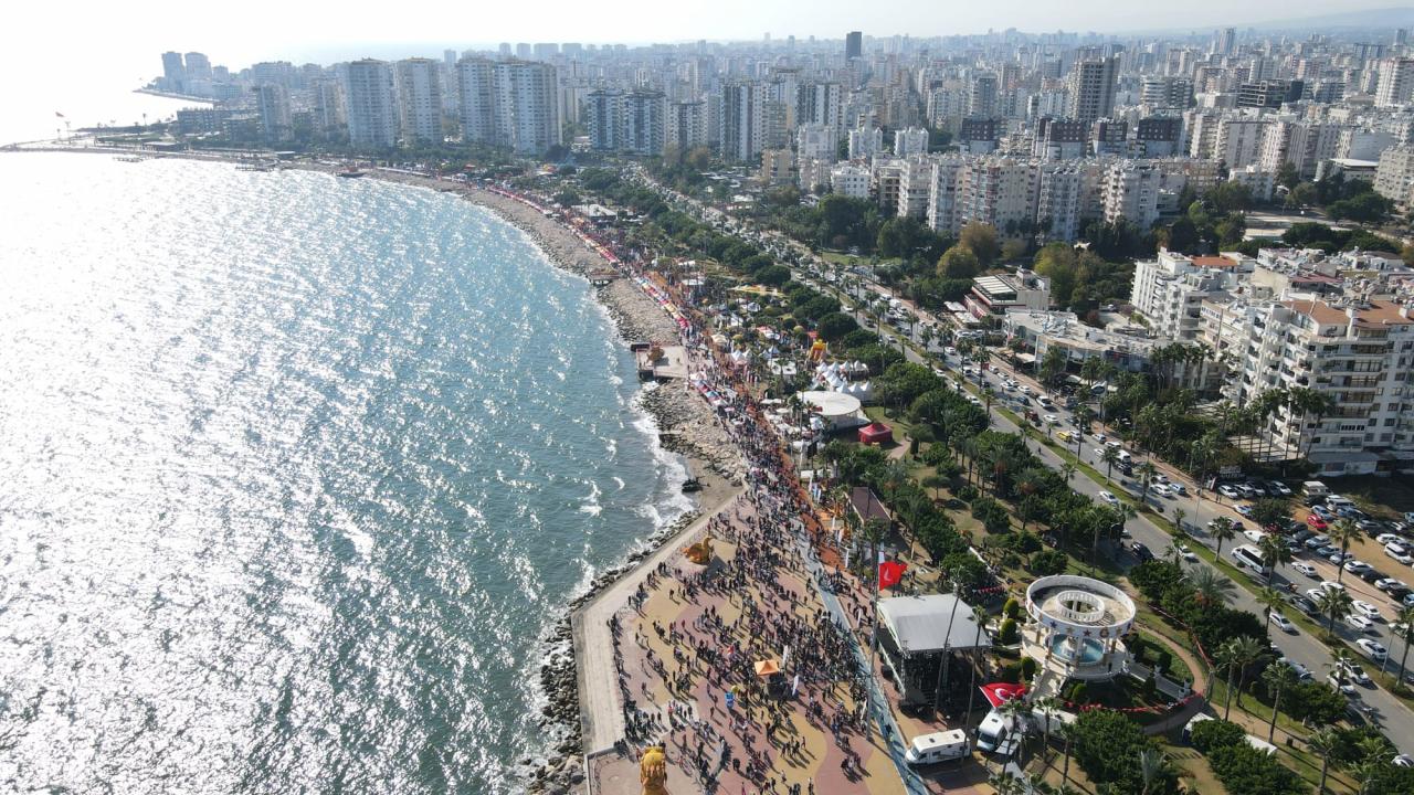 Yenişehir Belediyesi festivalde binlerce ziyaretçiyi ağırladı